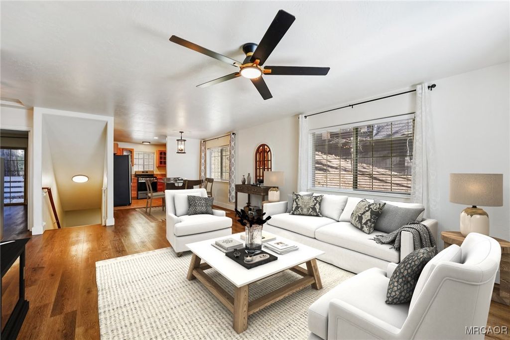 Photo of 30582 Ferndale Drive, Running Springs, CA 92382 (MLS # 32502803)