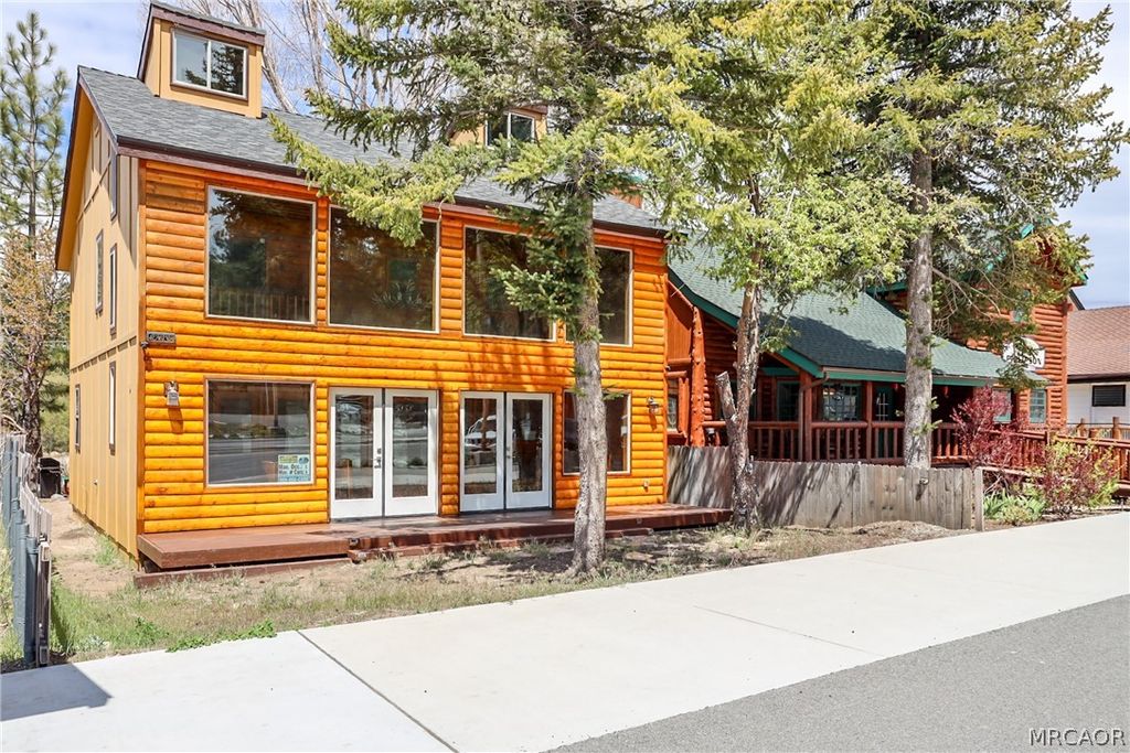 Photo of 42638 Moonridge Road, Big Bear Lake, CA 92315 (MLS # 32600907)