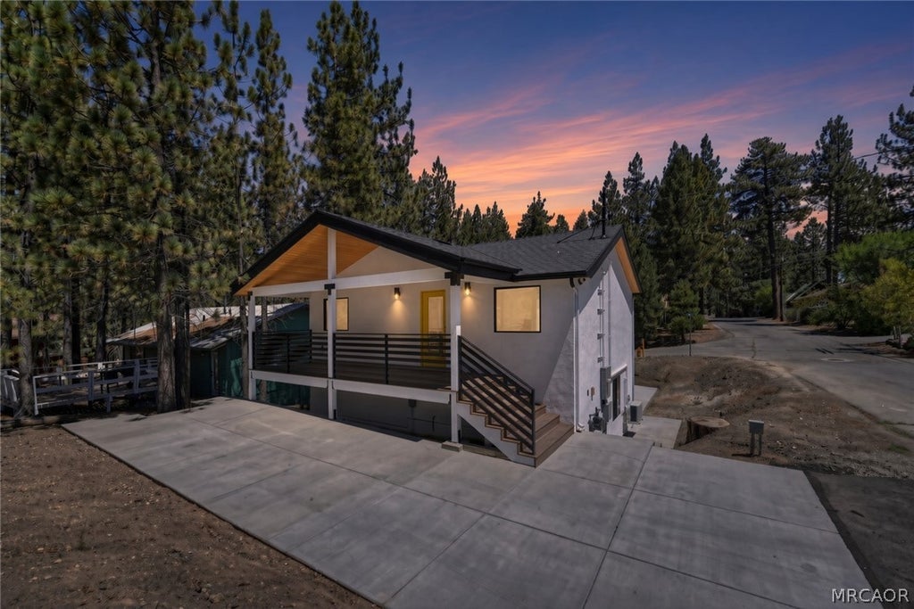 Photo of 456 Quail Drive, Big Bear Lake, CA 92315 (MLS # 32601921)