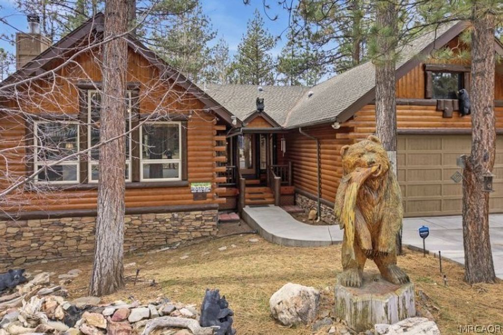 Photo of 160 Crystal Lake Road, Big Bear Lake, CA 92315 (MLS # 32600732)