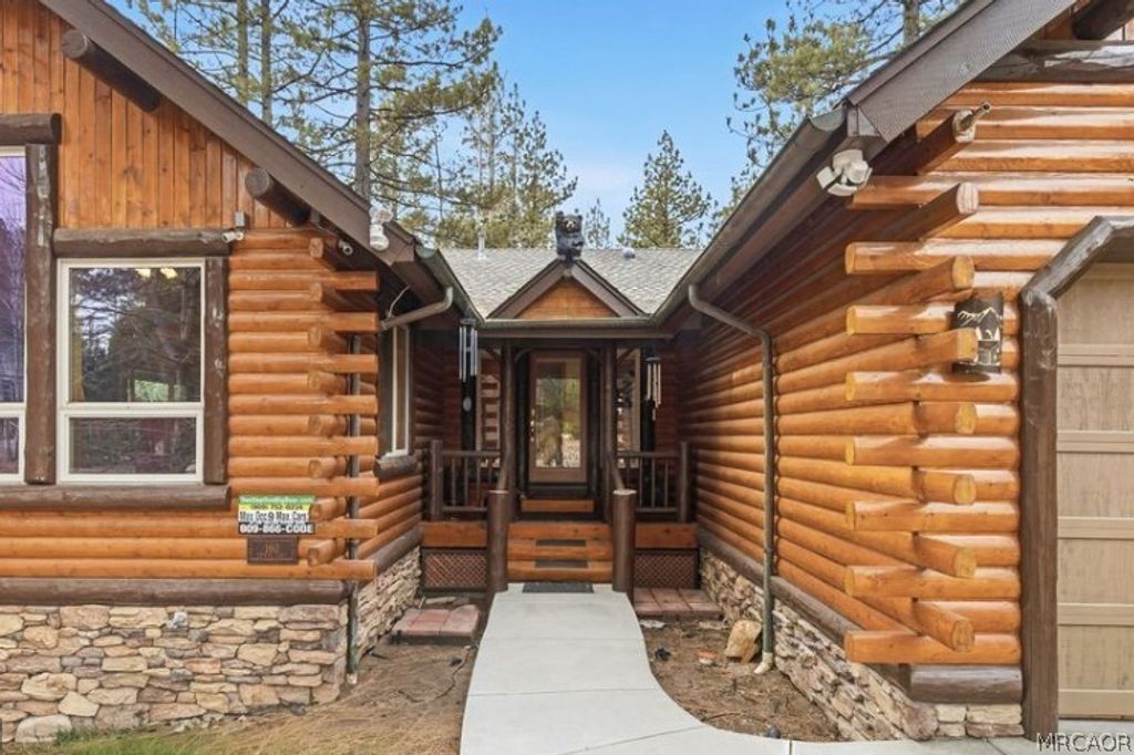 Photo of 160 Crystal Lake Road, Big Bear Lake, CA 92315 (MLS # 32600732)