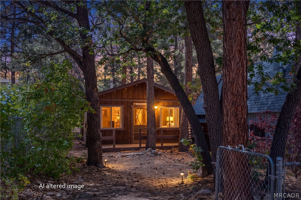 Photo of 260 Highland Lane, Sugarloaf, CA 92386 (MLS # 32602108)