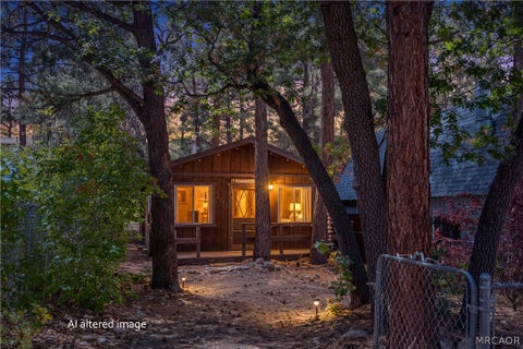 Photo of 260 Highland Lane, Sugarloaf, CA 92386 (MLS # 32602108)