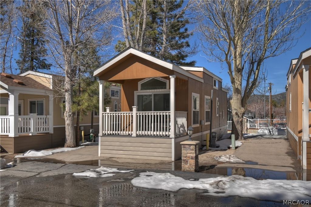 Photo of 547 Alden Rd #Rv6 Rd, Big Bear Lake, CA 92315 (MLS # 32600411)