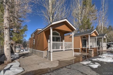 Photo of 547 Alden Rd #Rv6 Rd, Big Bear Lake, CA 92315 (MLS # 32600411)