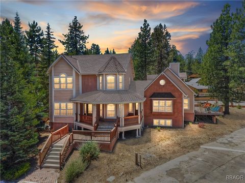 Photo of 494 Lakeview Court, Big Bear Lake, CA 92315 (MLS # 32501758)
