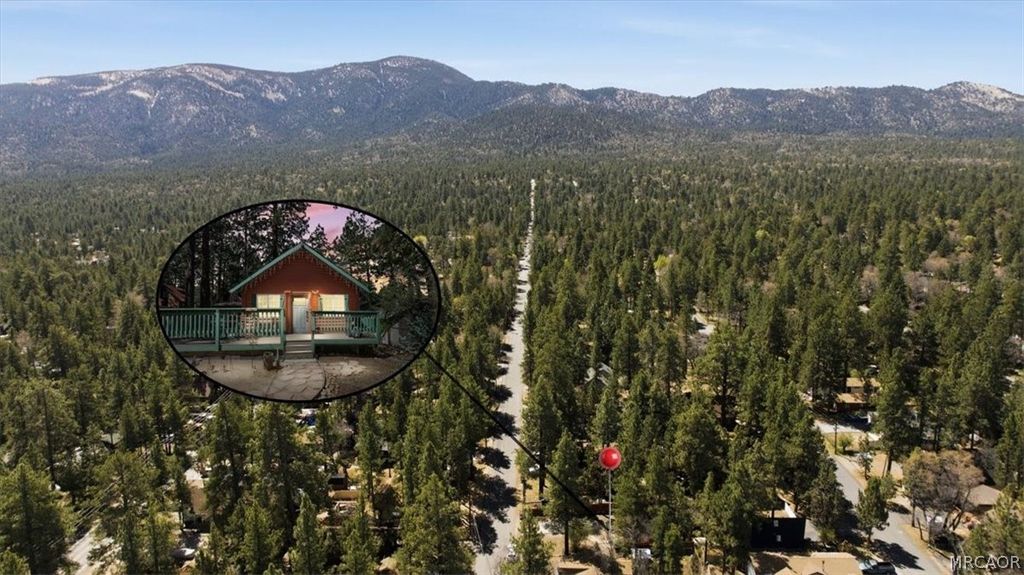 Photo of 306 Victoria Lane, Sugarloaf, CA 92386 (MLS # 32600731)