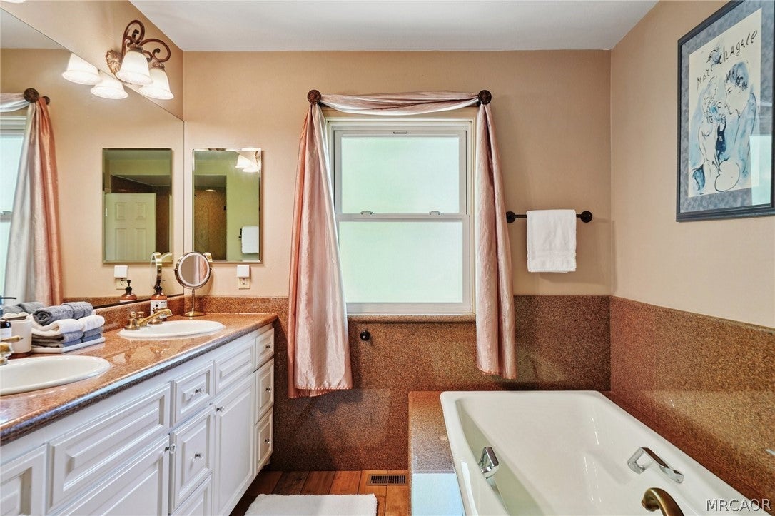 483 Cienega Rd, Big Bear Lake, CA, 92315, USA, 4 Bedrooms Bedrooms, ,3 BathroomsBathrooms,Residential,Active,483 Cienega Rd,32601124