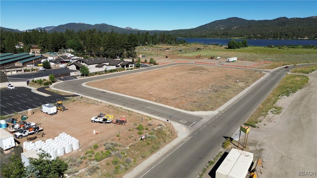 Photo of 100 Business Center Drive Drive, Big Bear Lake, CA 92315 (MLS # 32500495)