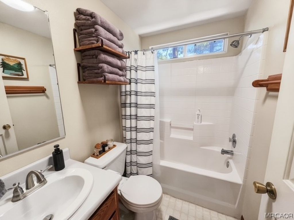 Photo of 33159 Holcomb Creek Drive, Green Valley Lake, CA 92341 (MLS # 32601053)