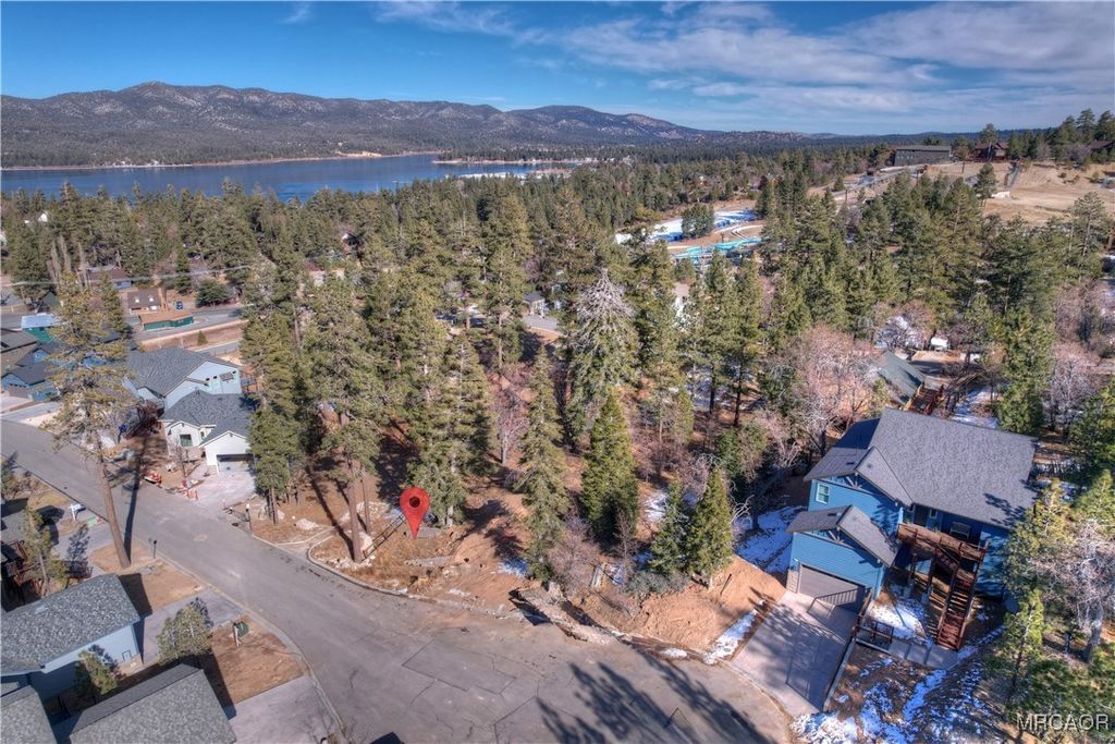 Photo of 859 Pine Meadow Court, Big Bear Lake, CA 92315 (MLS # 32502675)
