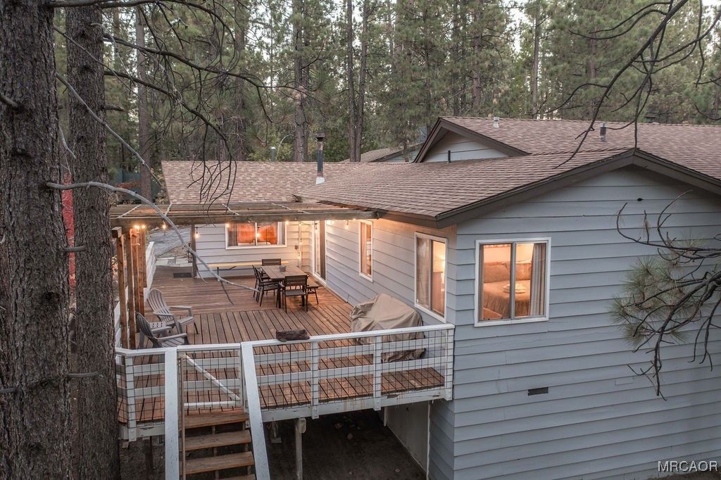 Photo of 430 Piney Lane, Big Bear Lake, CA 92315 (MLS # 32502572)