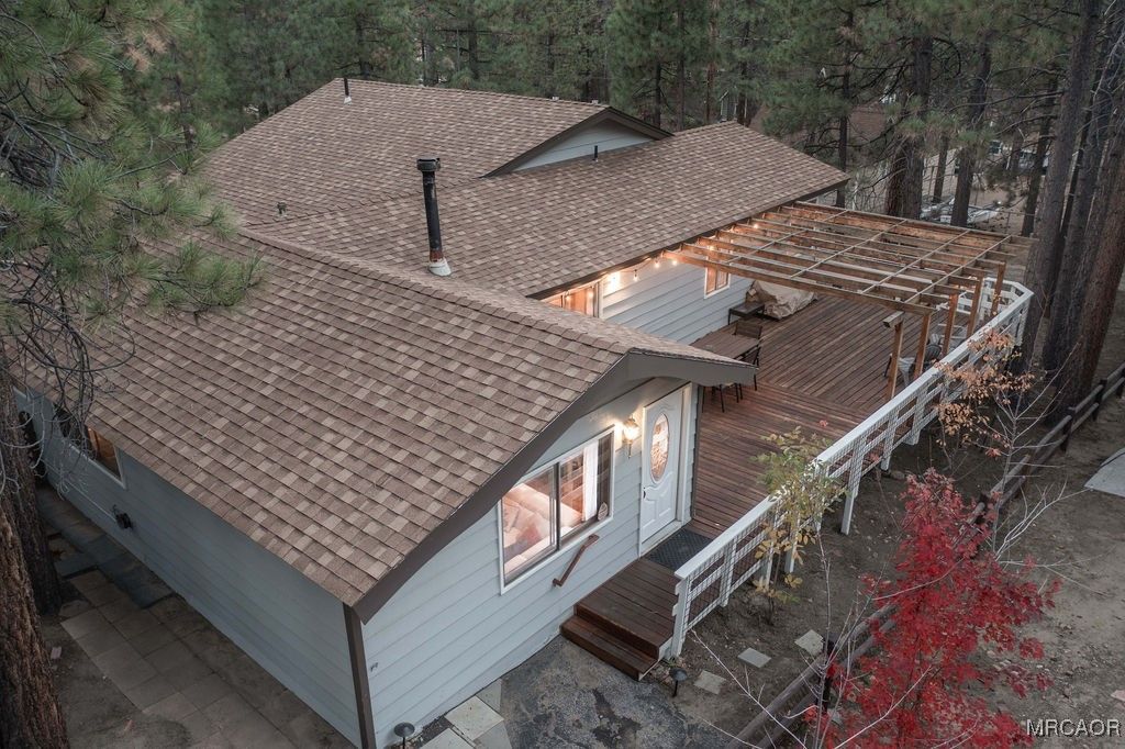 Photo of 430 Piney Lane, Big Bear Lake, CA 92315 (MLS # 32502572)