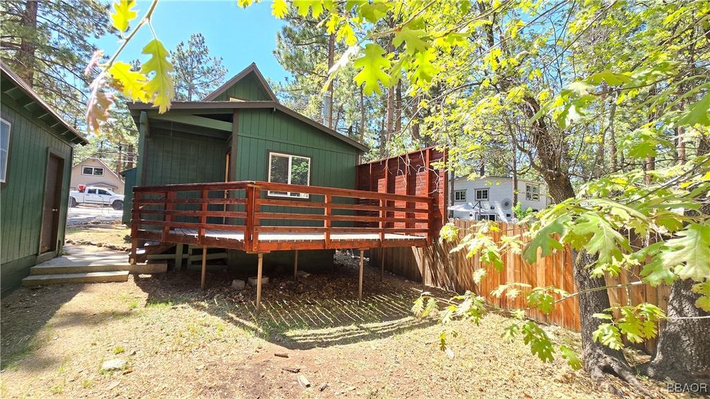 Photo of 317 Spruce Lane, Sugarloaf, CA 92386 (MLS # 32501442)