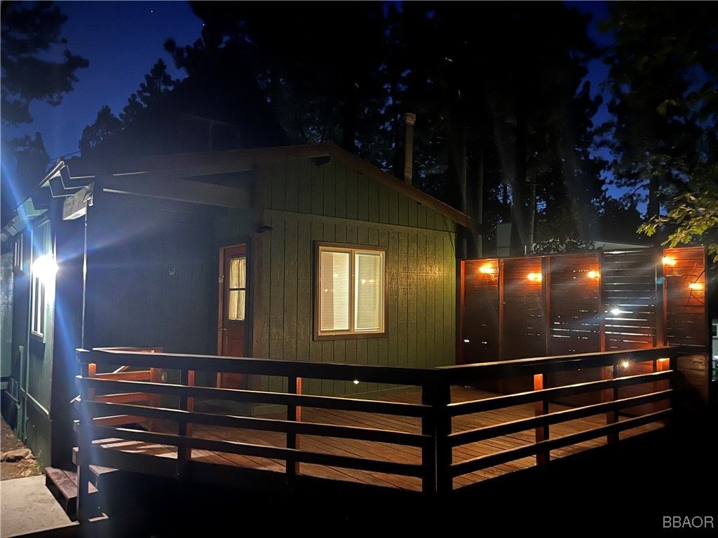 Photo of 317 Spruce Lane, Sugarloaf, CA 92386 (MLS # 32501442)