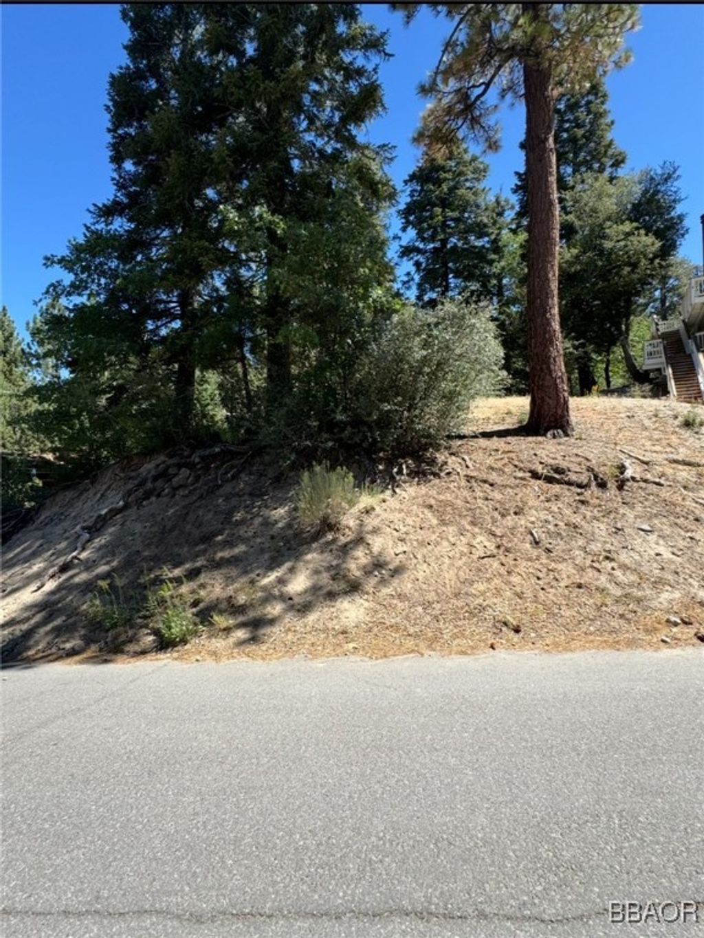 Photo of 43156 Sunset Drive, Big Bear Lake, CA 92315 (MLS # 32502114)