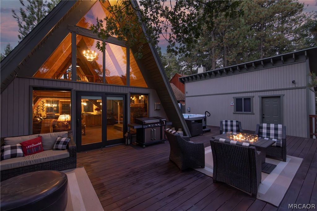 Photo of 43305 Sand Canyon Road, Big Bear Lake, CA 92315 (MLS # 32600765)