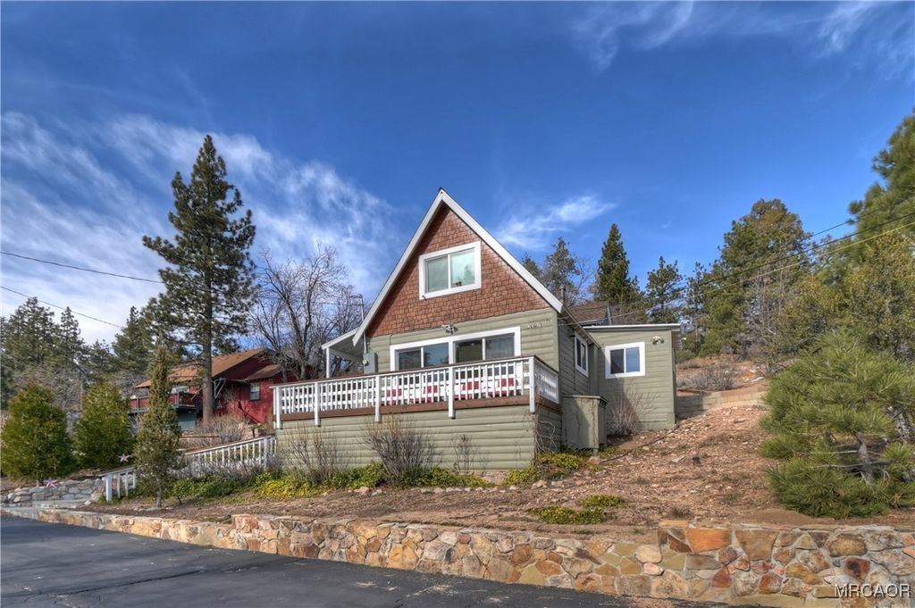 Photo of 39676 Oakglen Road, Fawnskin, CA 92333 (MLS # 32600096)