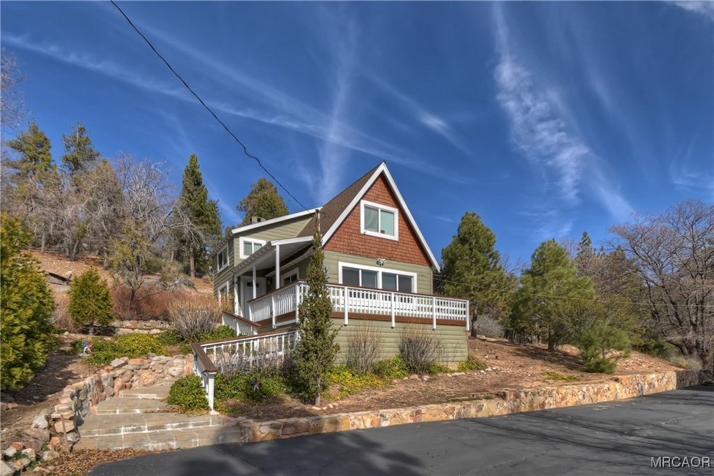 Photo of 39676 Oakglen Road, Fawnskin, CA 92333 (MLS # 32600096)