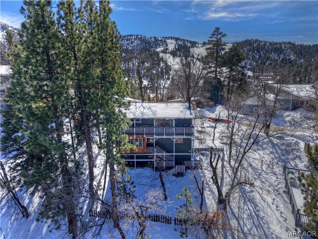 Photo of 43291 Shasta Road, Big Bear Lake, CA 92315 (MLS # 32600348)