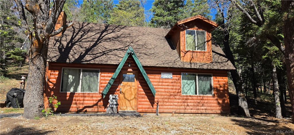 Photo of 43505 Shasta Place Pl, Big Bear Lake, CA 92315 (MLS # 32601168)