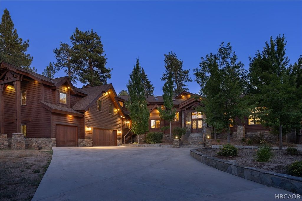 Photo of 42143 Switzerland Drive, Big Bear Lake, CA 92315 (MLS # 32600449)