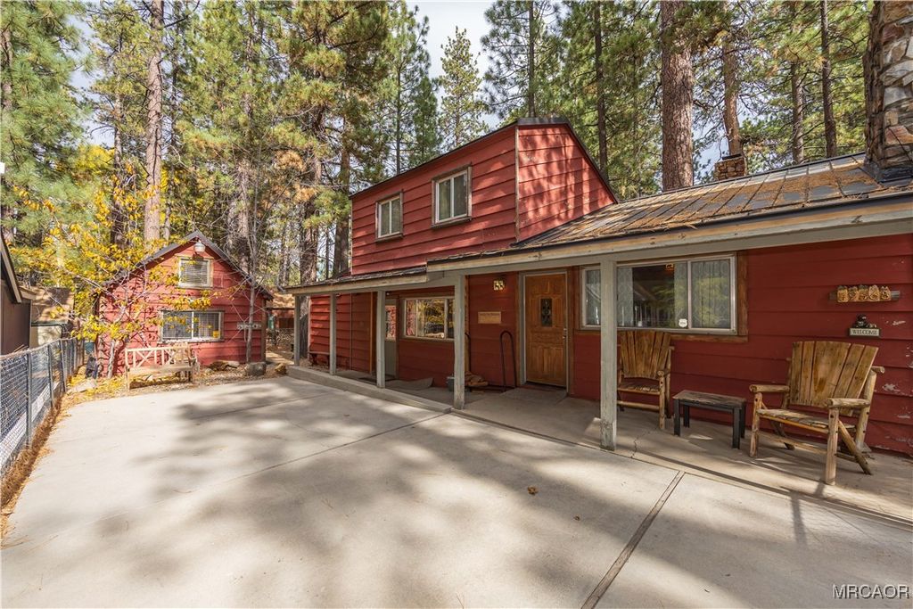 Photo of 39368 Moab Lane, Big Bear Lake, CA 92315 (MLS # 32502687)