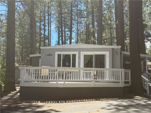 Photo of 41150 LAHONTAN # F-7 Dr, Big Bear Lake, CA 92315 (MLS # 32502010)
