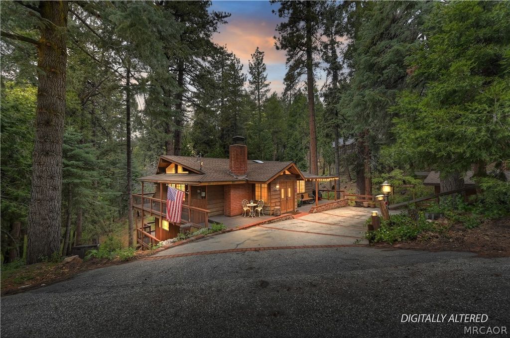 Photo of 2358 Rim Of The World Drive, Running Springs, CA 92382 (MLS # 32600928)