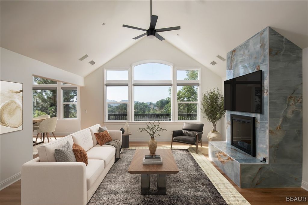 Photo of 1477 Sequoia Drive, Lake Arrowhead, CA 92352 (MLS # 32502148)
