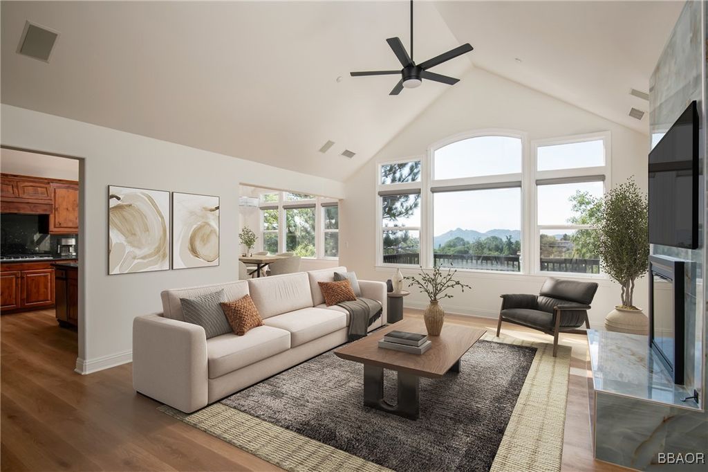 Photo of 1477 Sequoia Drive, Lake Arrowhead, CA 92352 (MLS # 32502148)
