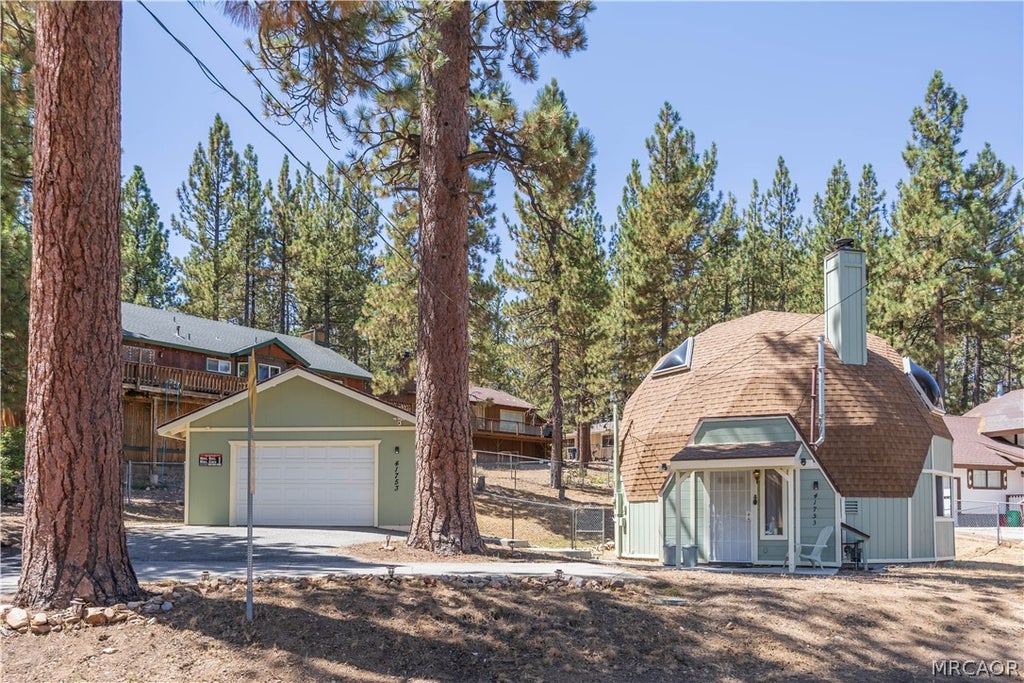 Photo of 41753 Tanager Drive, Big Bear Lake, CA 92315 (MLS # 32601963)