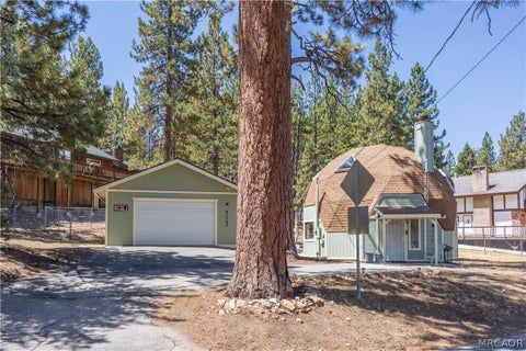 Photo of 41753 Tanager Drive, Big Bear Lake, CA 92315 (MLS # 32601963)