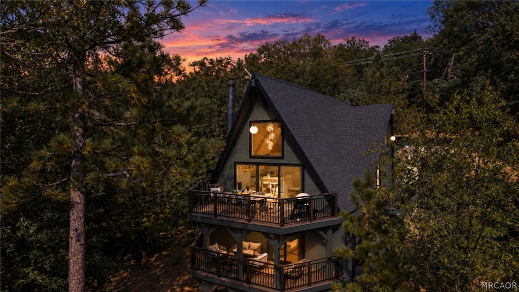 Photo of 1340 Yosemite Drive, Lake Arrowhead, CA 92352 (MLS # 32601941)