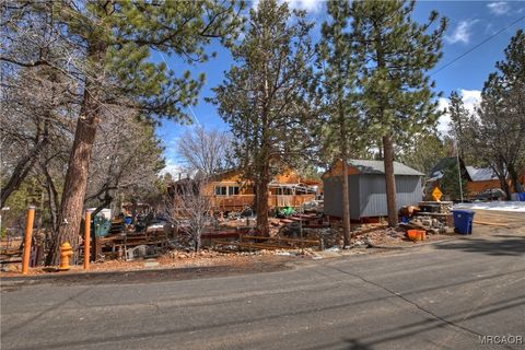 Photo of 581 Highland Lane, Sugarloaf, CA 92386 (MLS # 32600034)