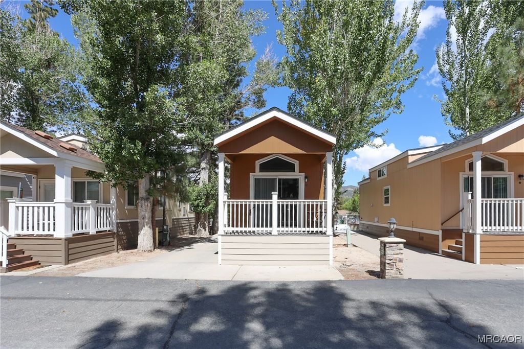 Photo of 547 Alden Rd Rd #RV6, Big Bear Lake, CA 92315 (MLS # 32502335)