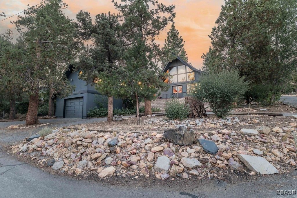 Photo of 721 Bear Mountain Road, Big Bear City, CA 92314 (MLS # 32501999)