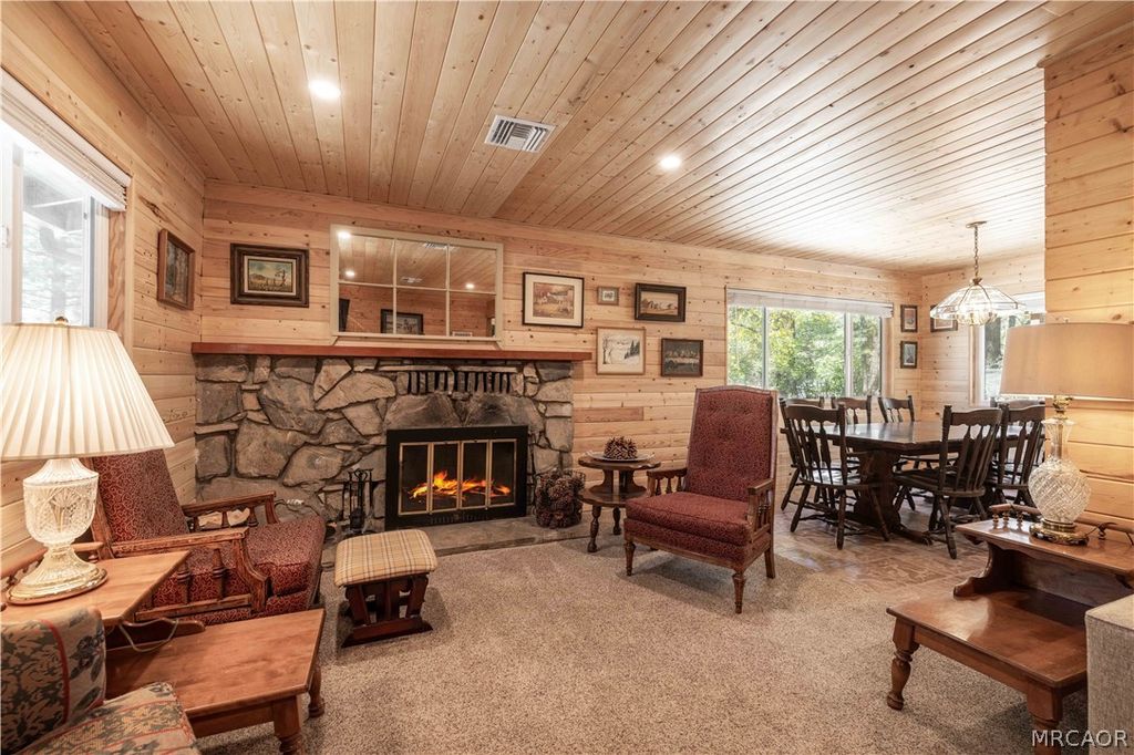 Photo of 924 Michael, Big Bear City, CA 92314 (MLS # 32600805)