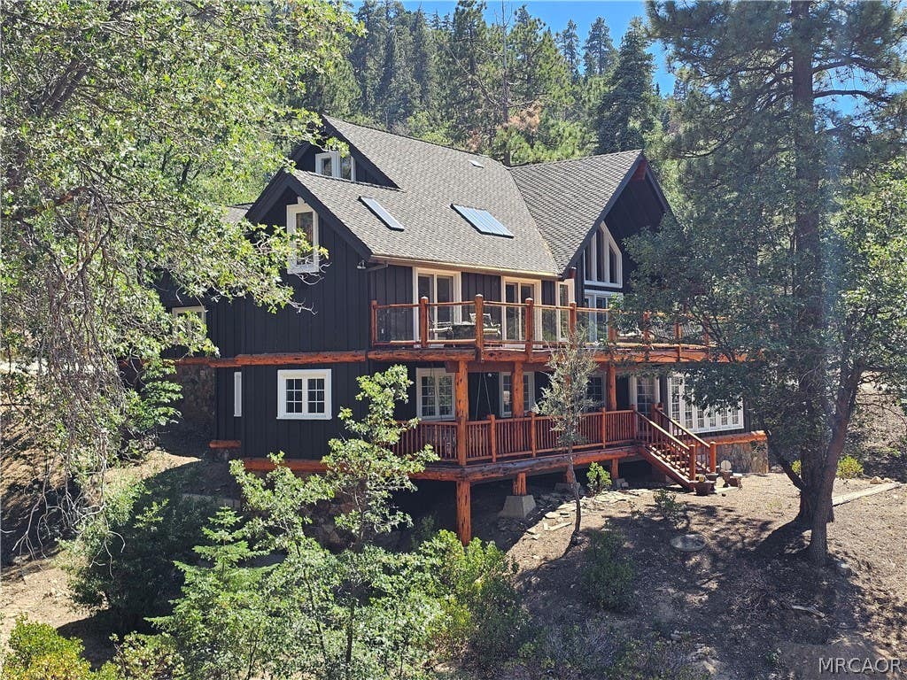 Photo of 41072 Maryland Road, Big Bear Lake, CA 92315 (MLS # 32601794)