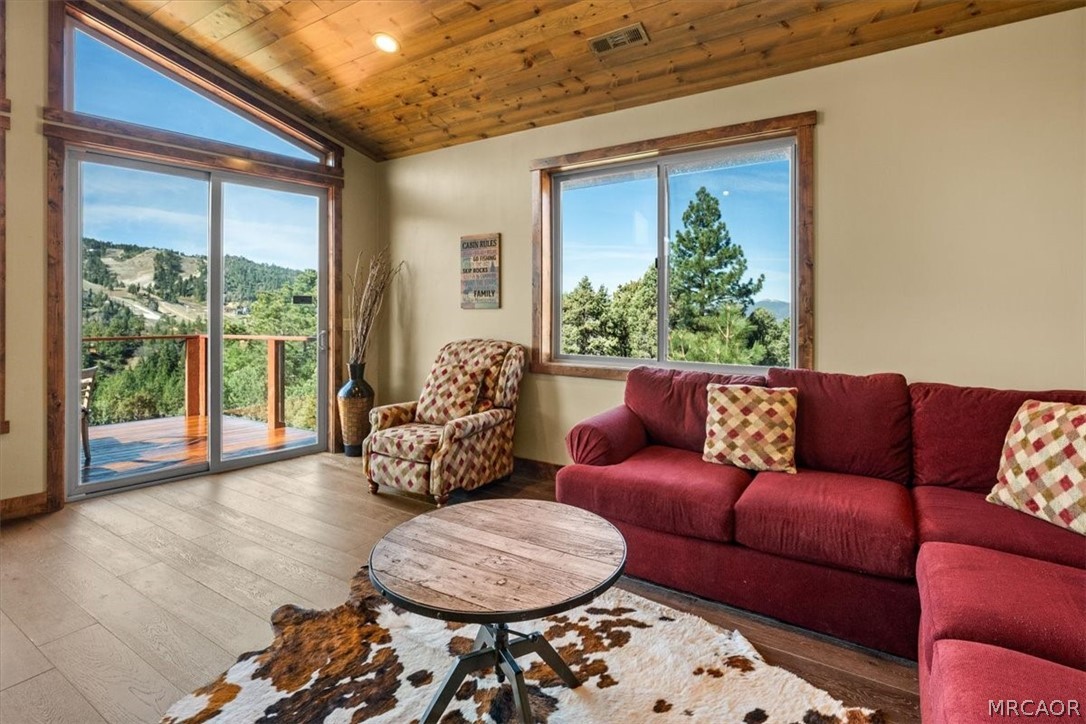 Big Bear Lake, California, 92315, United States, 4 Bedrooms Bedrooms, ,4 BathroomsBathrooms,Residential,Active,2034017