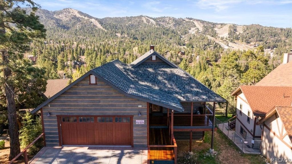 Photo of 43565 Wolf Road, Big Bear Lake, CA 92315 (MLS # 32600710)