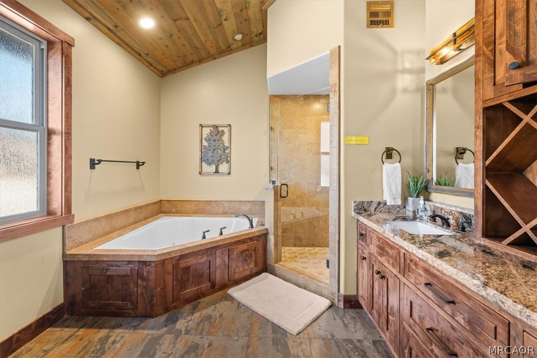 Big Bear Lake, California, 92315, United States, 4 Bedrooms Bedrooms, ,4 BathroomsBathrooms,Residential,Active,2034017