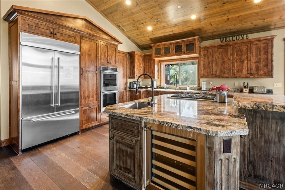 Big Bear Lake, California, 92315, United States, 4 Bedrooms Bedrooms, ,4 BathroomsBathrooms,Residential,Active,2034017