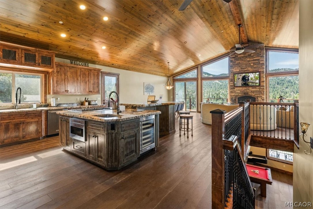 Big Bear Lake, California, 92315, United States, 4 Bedrooms Bedrooms, ,4 BathroomsBathrooms,Residential,Active,2034017