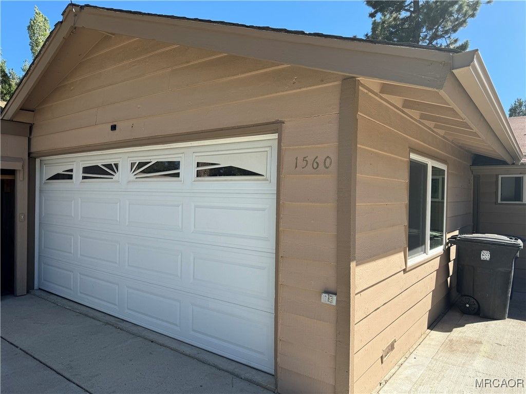 Photo of 1560 Malabar Way, Big Bear City, CA 92314 (MLS # 32502559)