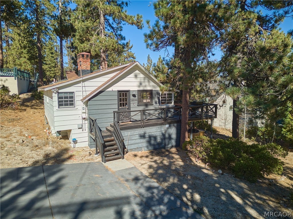 Photo of 38598 Talbot Drive, Big Bear Lake, CA 92315 (MLS # 32602113)