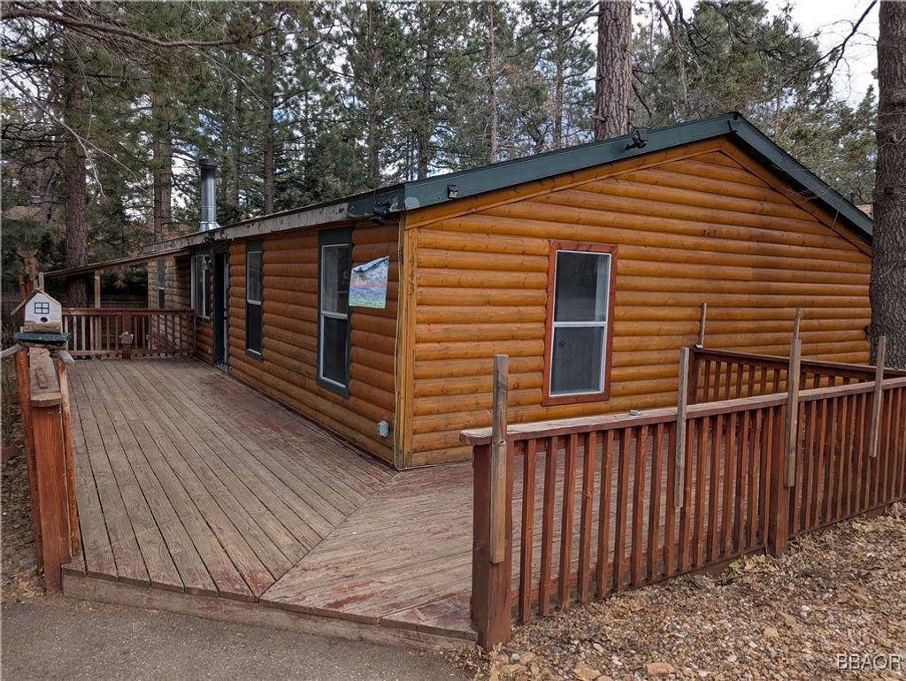 Photo of 443 Holmes Lane, Sugarloaf, CA 92386 (MLS # 32501143)