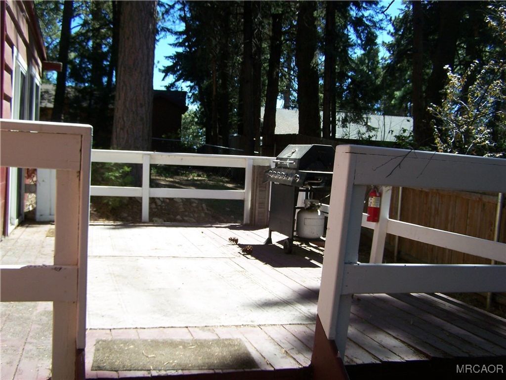 Photo of 31377 Overhill Dr. Drive, Running Springs, CA 92382 (MLS # 32502260)