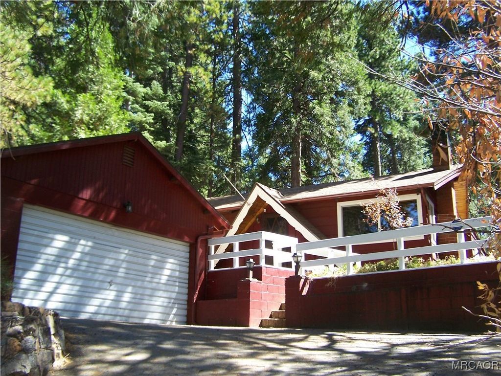 Photo of 31377 Overhill Dr. Drive, Running Springs, CA 92382 (MLS # 32502260)
