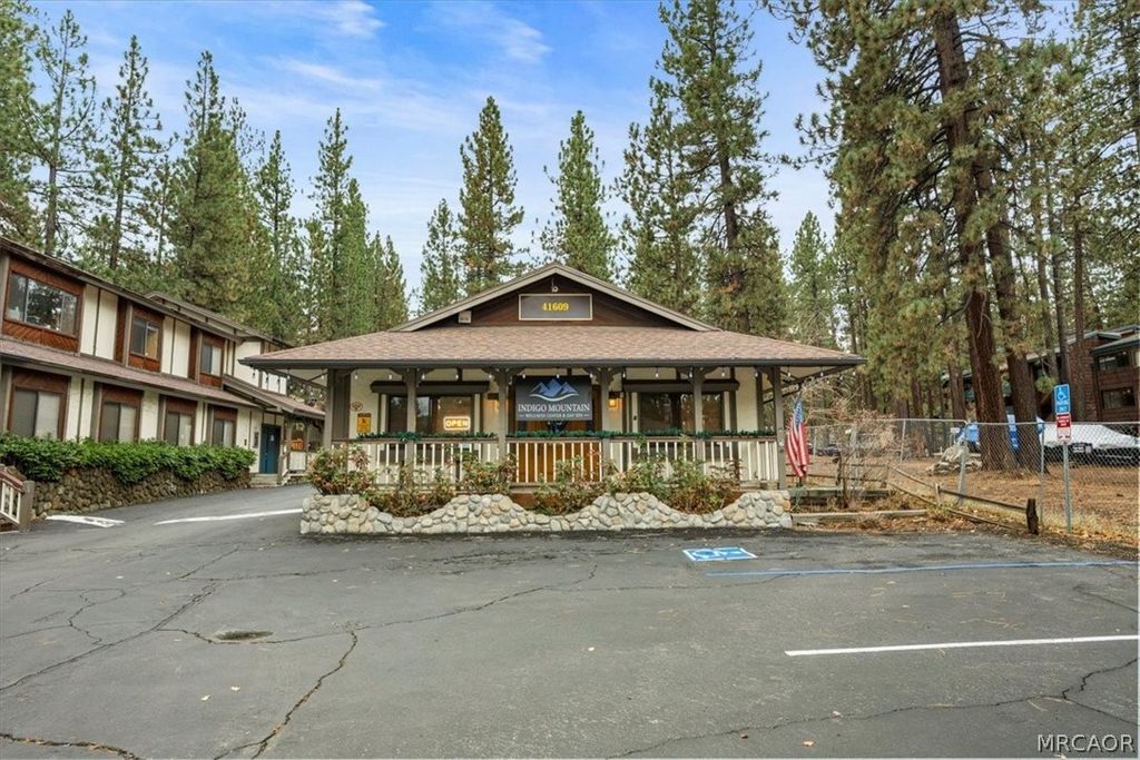 Photo of 41609 Big Bear Boulevard, Big Bear Lake, CA 92315 (MLS # 32601024)